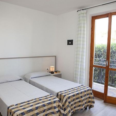 Hotel Thomas Марина ди Кампо Екстериор снимка
